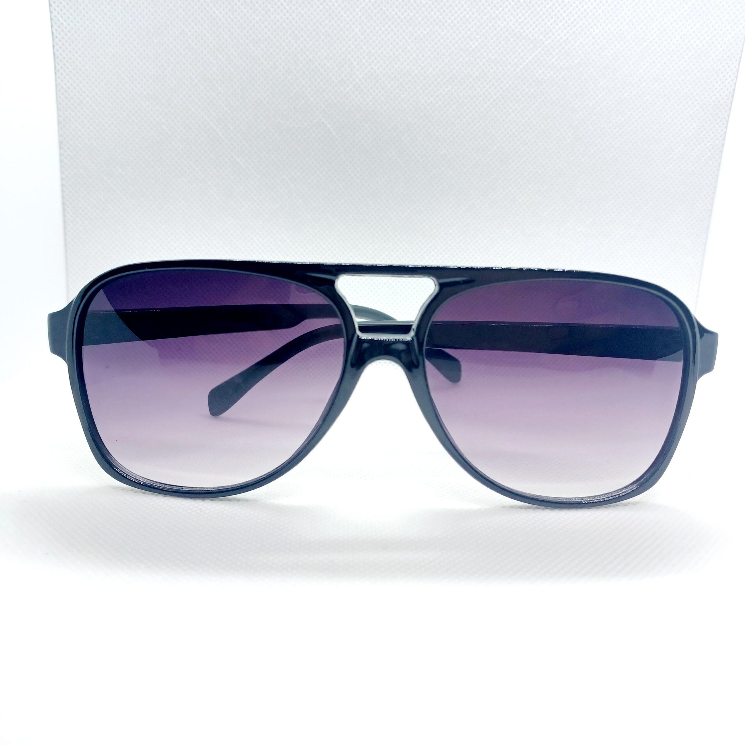 classic oversized sunglasses